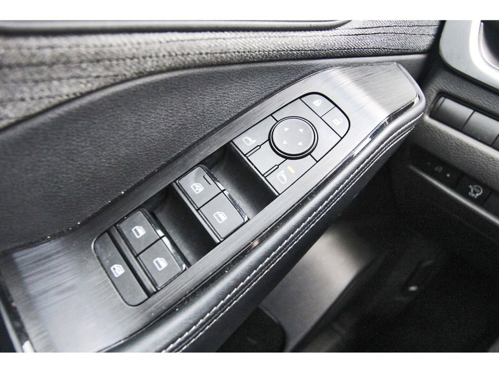 Used 2023 Nissan Rogue SV FWD image 15