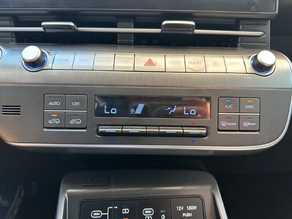 Used 2024 Hyundai Kona SEL w/ Convenience Package FWD image 17