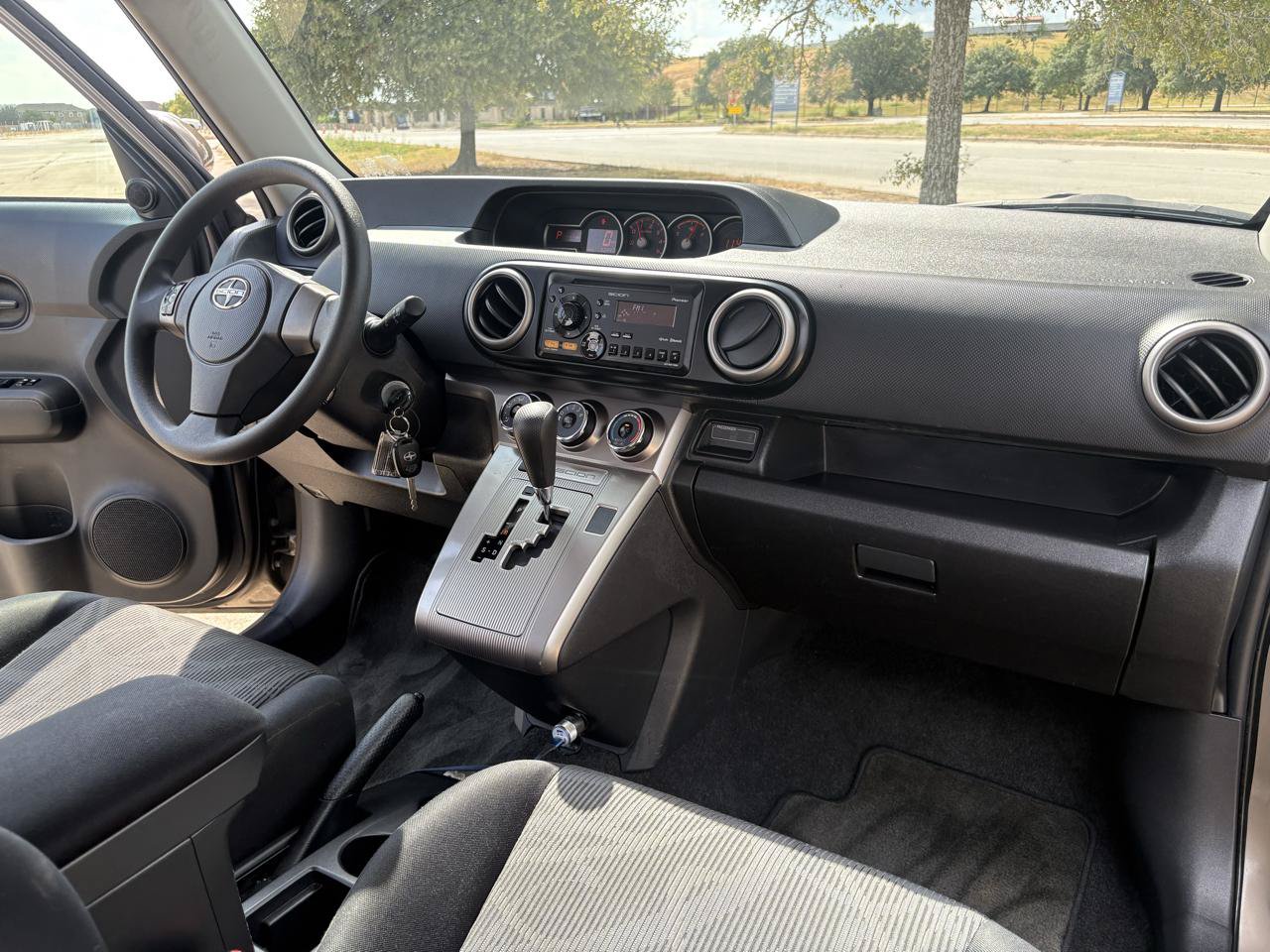 Used 2013 Scion xB FWD image 30