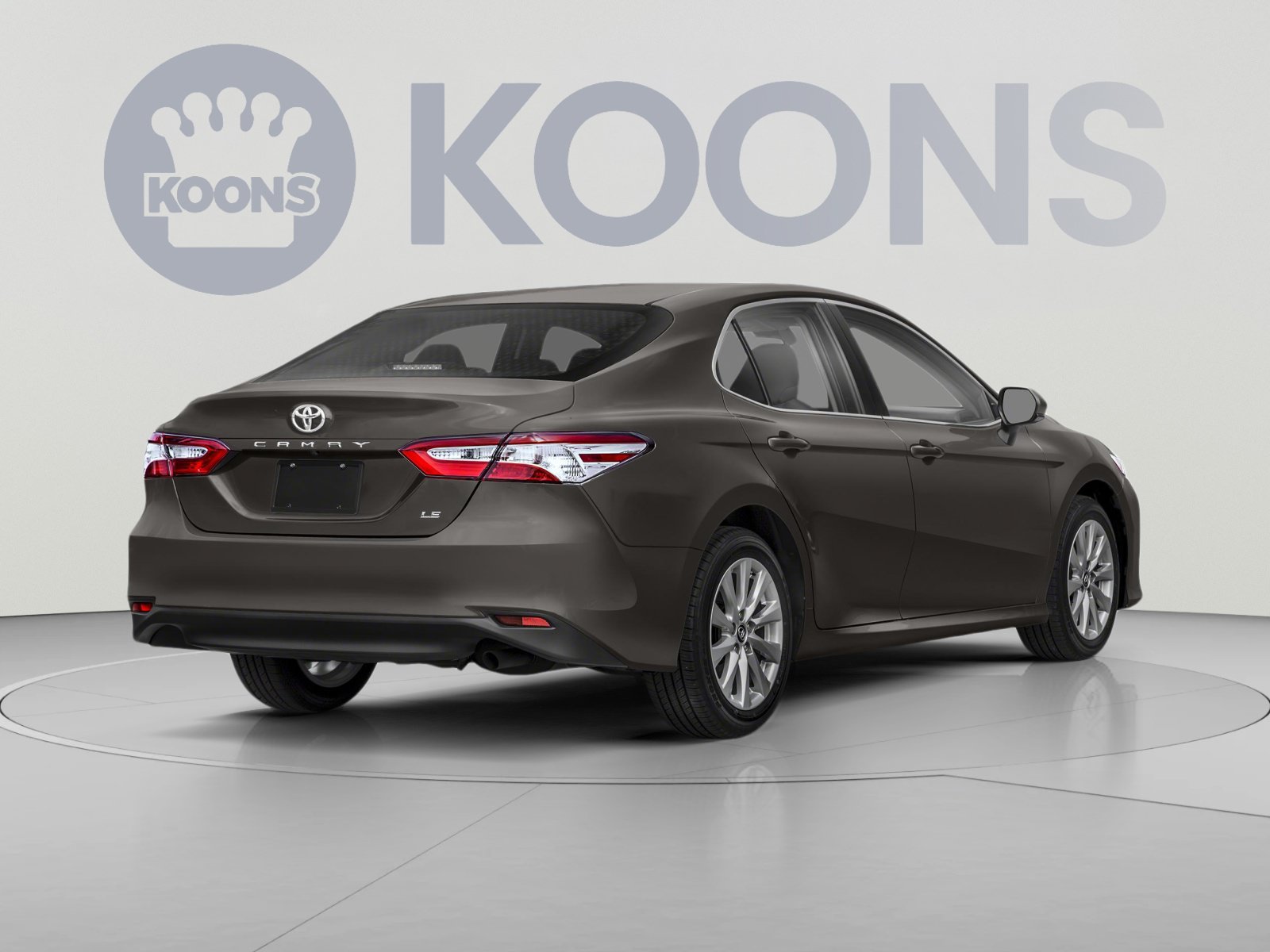 Used 2018 Toyota Camry XLE FWD image 2