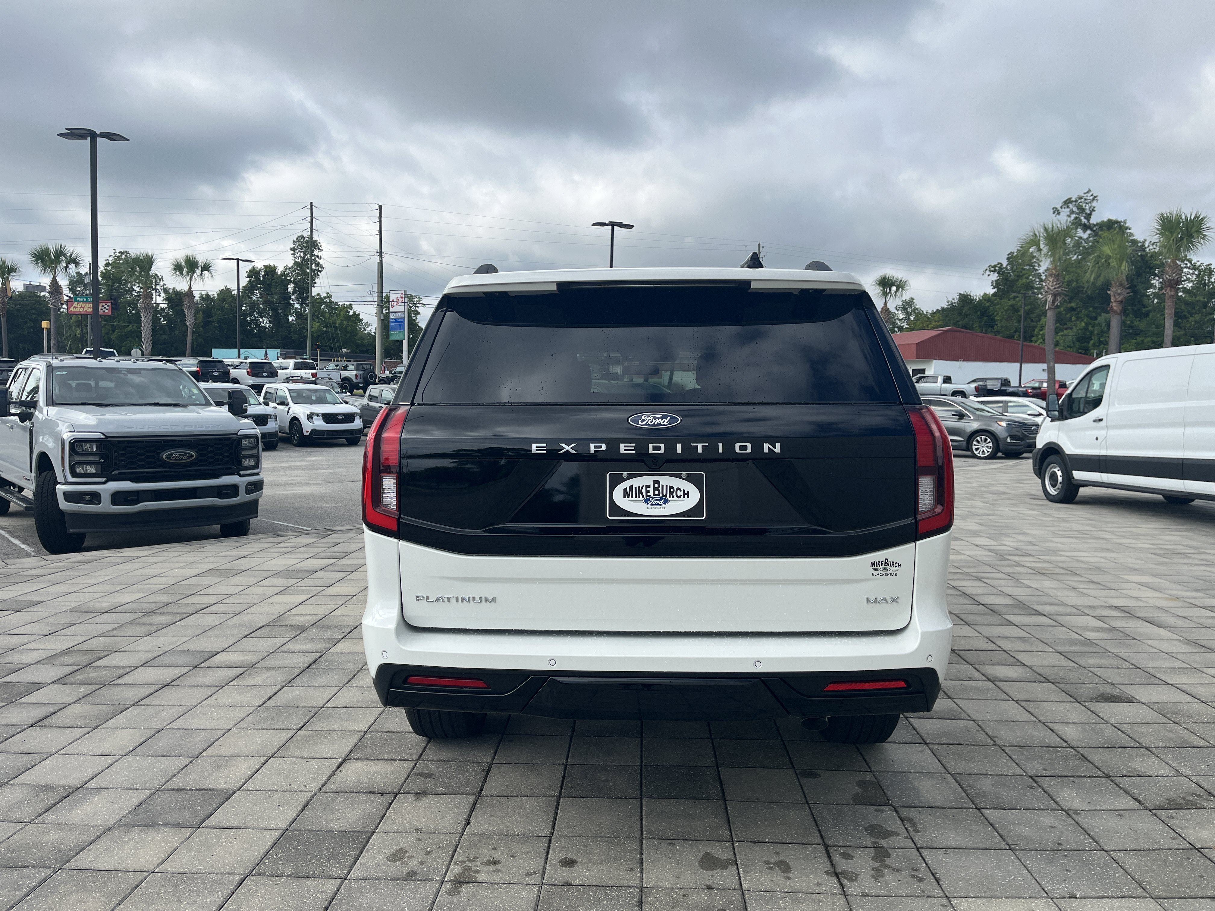 New 2027 Ford Expedition Max Platinum w/ Driver's Package RWD image 5
