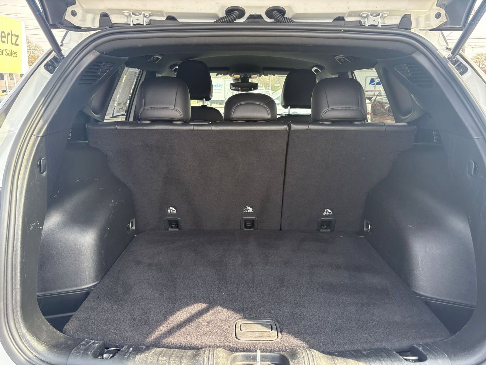 Used 2025 Jeep Compass Limited image 32