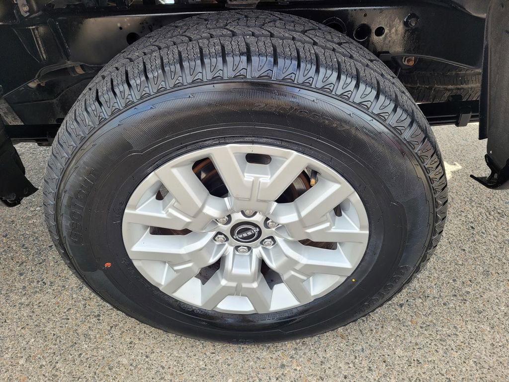Used 2023 Nissan Frontier SV image 26