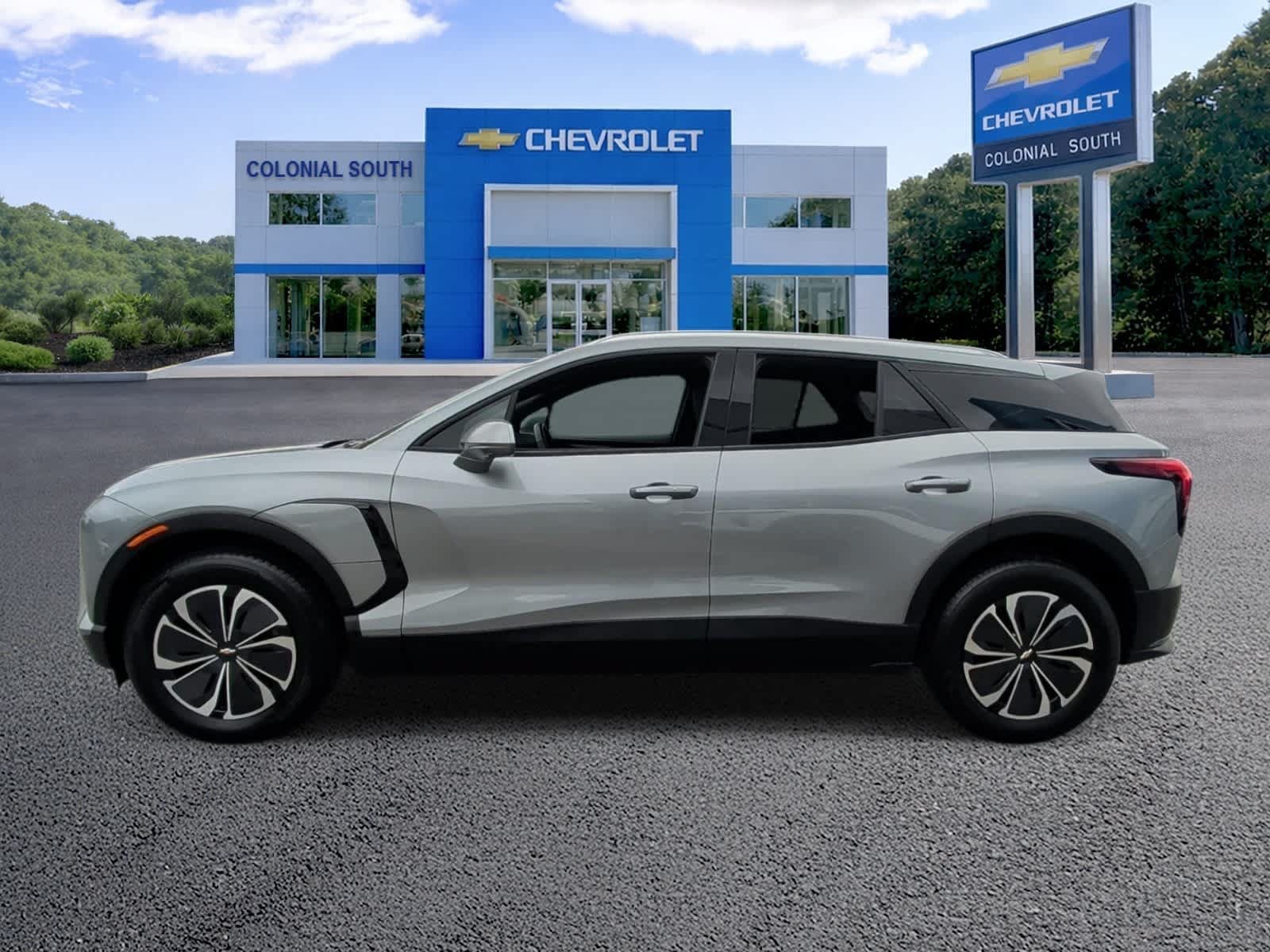 Used 2025 Chevrolet Blazer EV LT AWD/4WD image 3