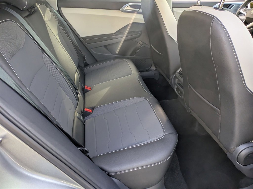 Used 2025 Volkswagen Taos SE image 30