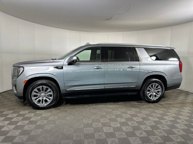 Used 2023 GMC Yukon XL SLT w/ SLT Premium Package image 6