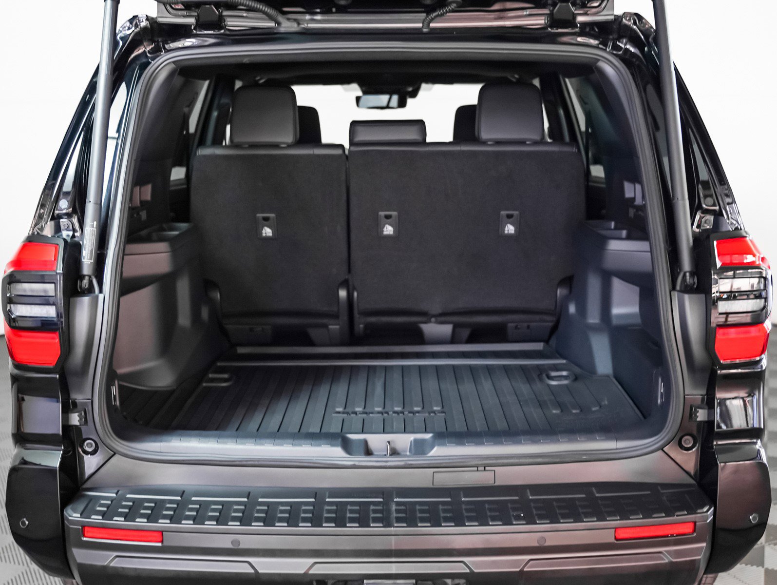 Used 2025 Toyota 4Runner TRD Off-Road Premium w/ Tow Technology Package image 11