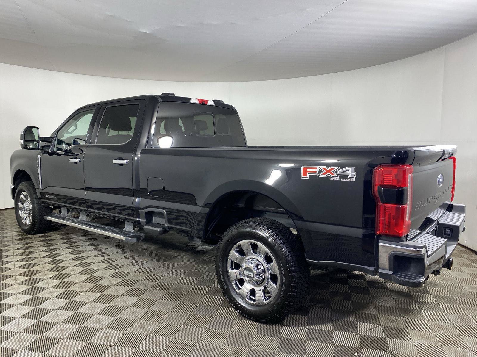 Used 2024 Ford F350 Lariat w/ Chrome Package AWD/4WD image 5