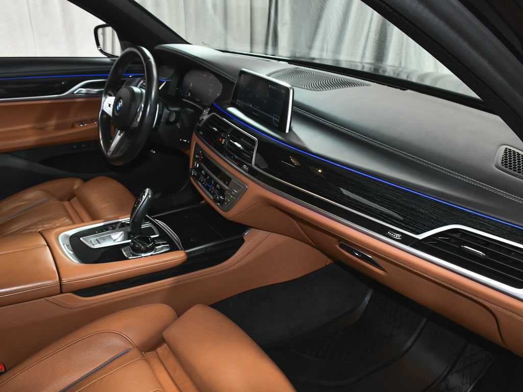Used 2022 BMW 750i xDrive w/ Executive Package AWD/4WD image 73