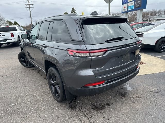 Certified 2025 Jeep Grand Cherokee Altitude image 5