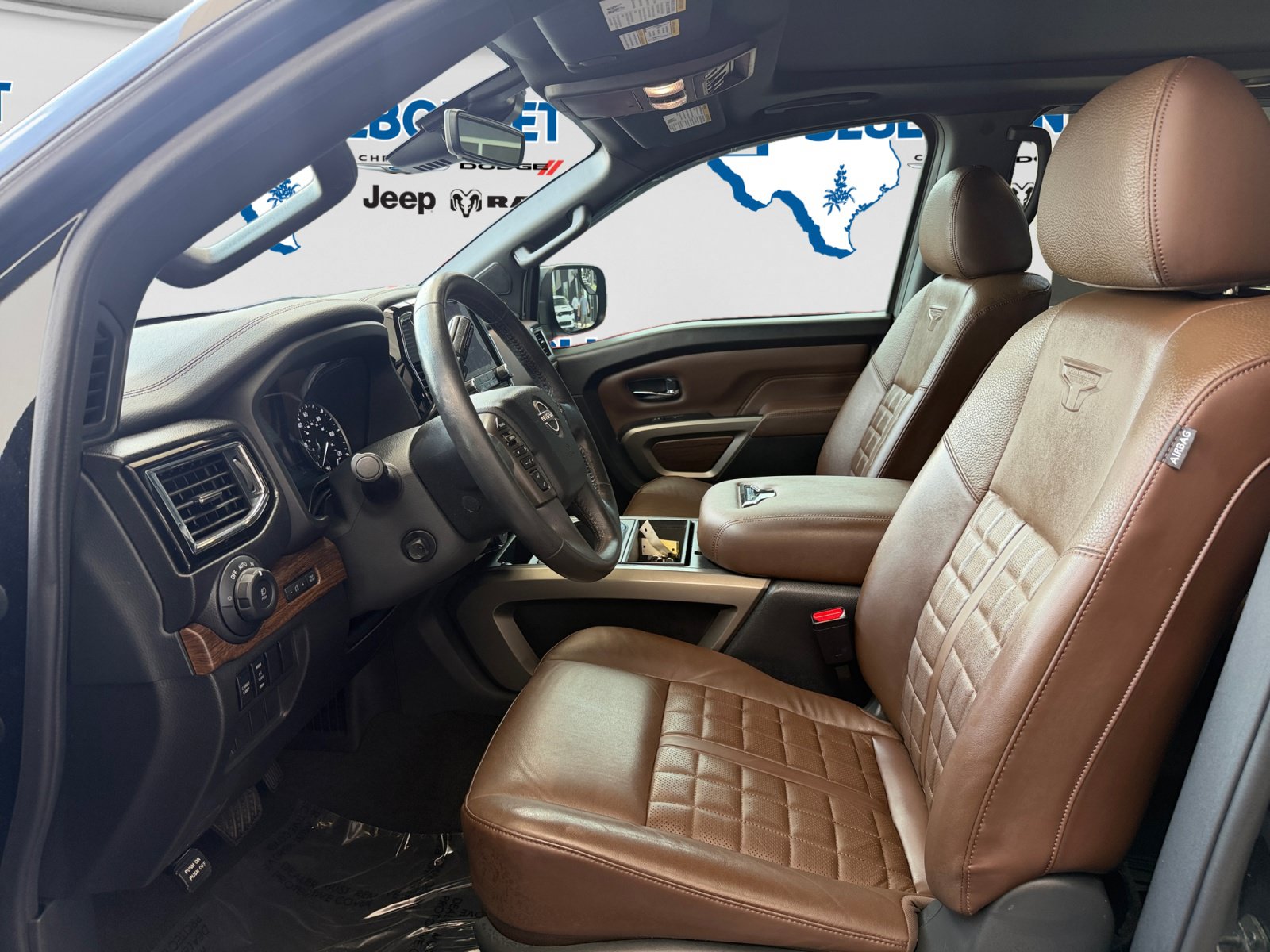Used 2024 Nissan Titan Platinum Reserve w/ Moonroof Package AWD/4WD image 11