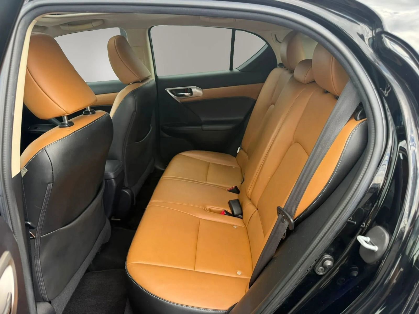 Used 2015 Lexus CT 200h FWD image 30