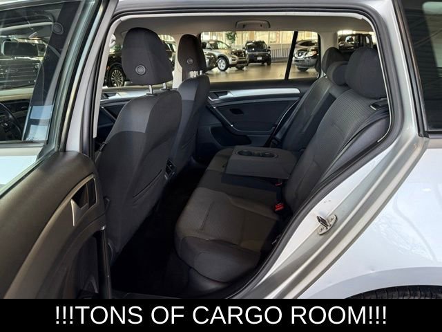 Used 2016 Volkswagen Golf S image 15