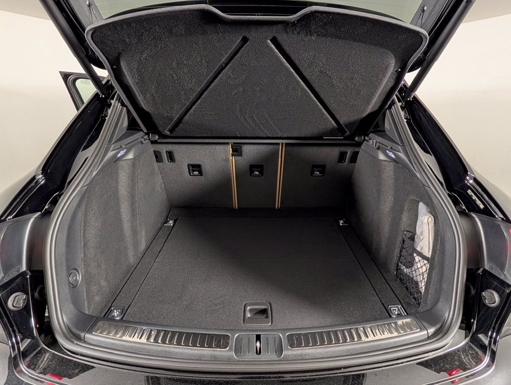 New 2026 Porsche Macan S AWD/4WD image 17