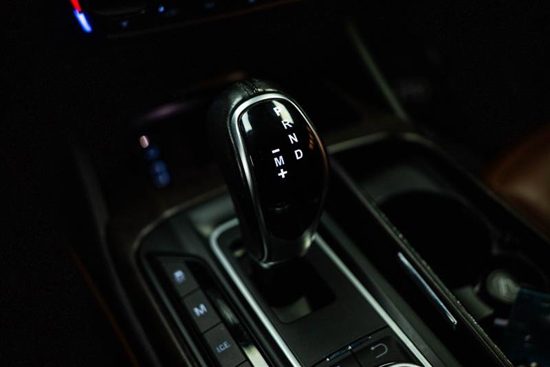 Used 2017 Maserati Levante w/ Luxury Package AWD/4WD image 19