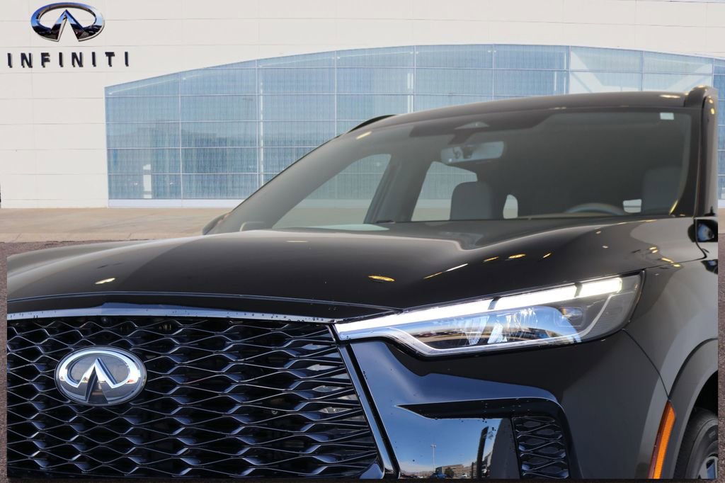 Certified 2025 INFINITI QX60 Luxe w/ Black Edition image 11