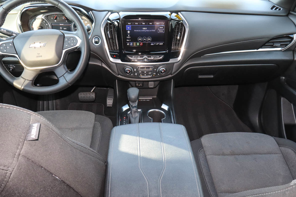 Used 2023 Chevrolet Traverse LT image 11