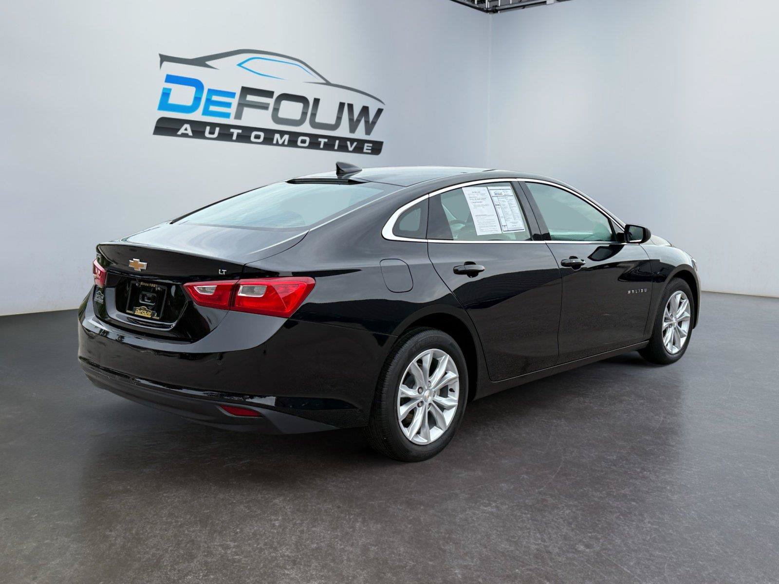 Used 2024 Chevrolet Malibu LT FWD image 3