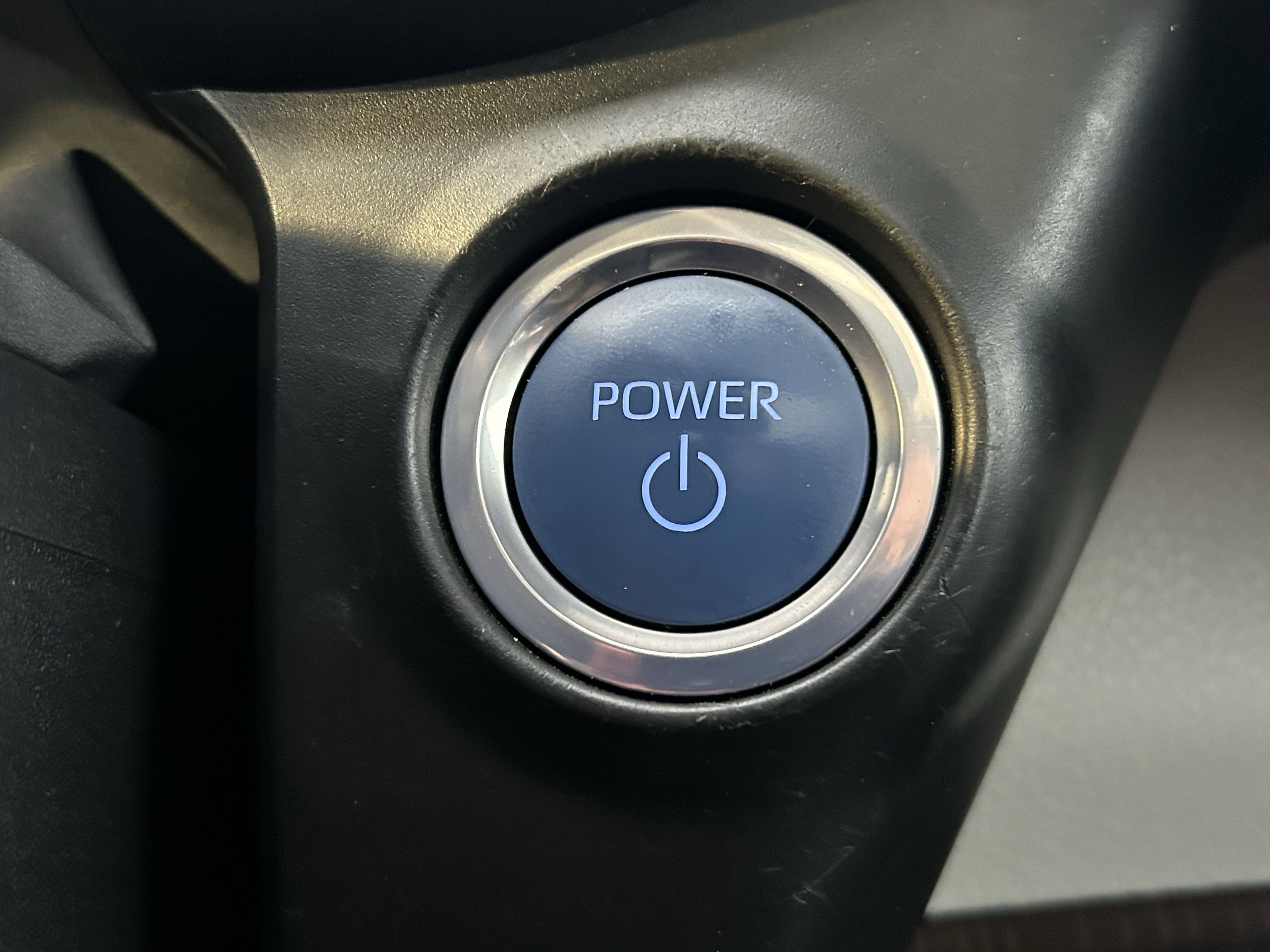 Certified 2024 Toyota Sienna XLE FWD image 33