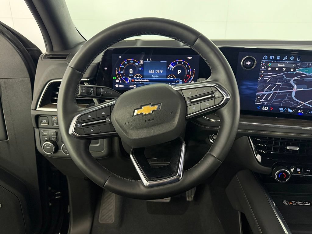 Used 2026 Chevrolet Suburban Premier AWD/4WD image 13
