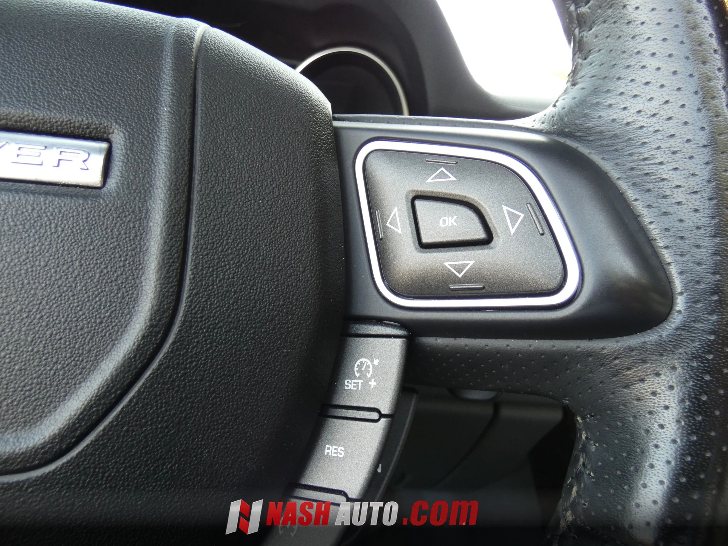 Used 2019 Land Rover Range Rover Evoque SE Dynamic AWD/4WD image 46