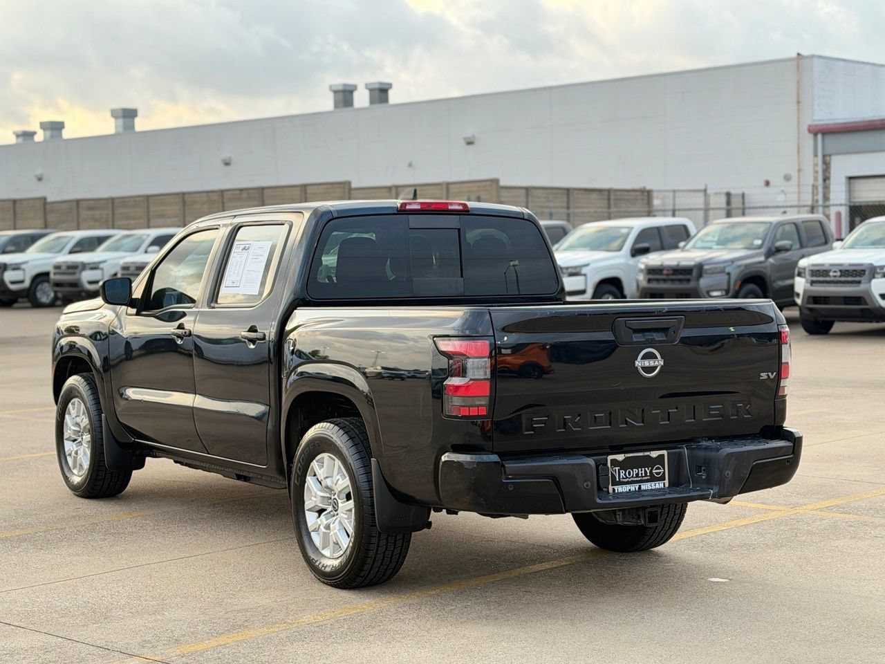 Used 2023 Nissan Frontier SV w/ SV Convenience Package RWD image 8