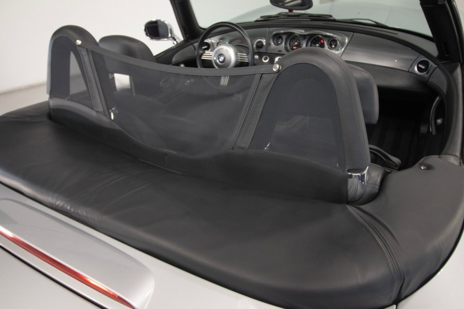 Used 2001 BMW Z8 image 13