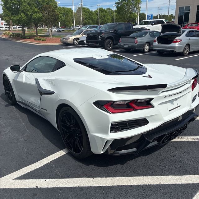 Used 2024 Chevrolet Corvette Z06 image 3