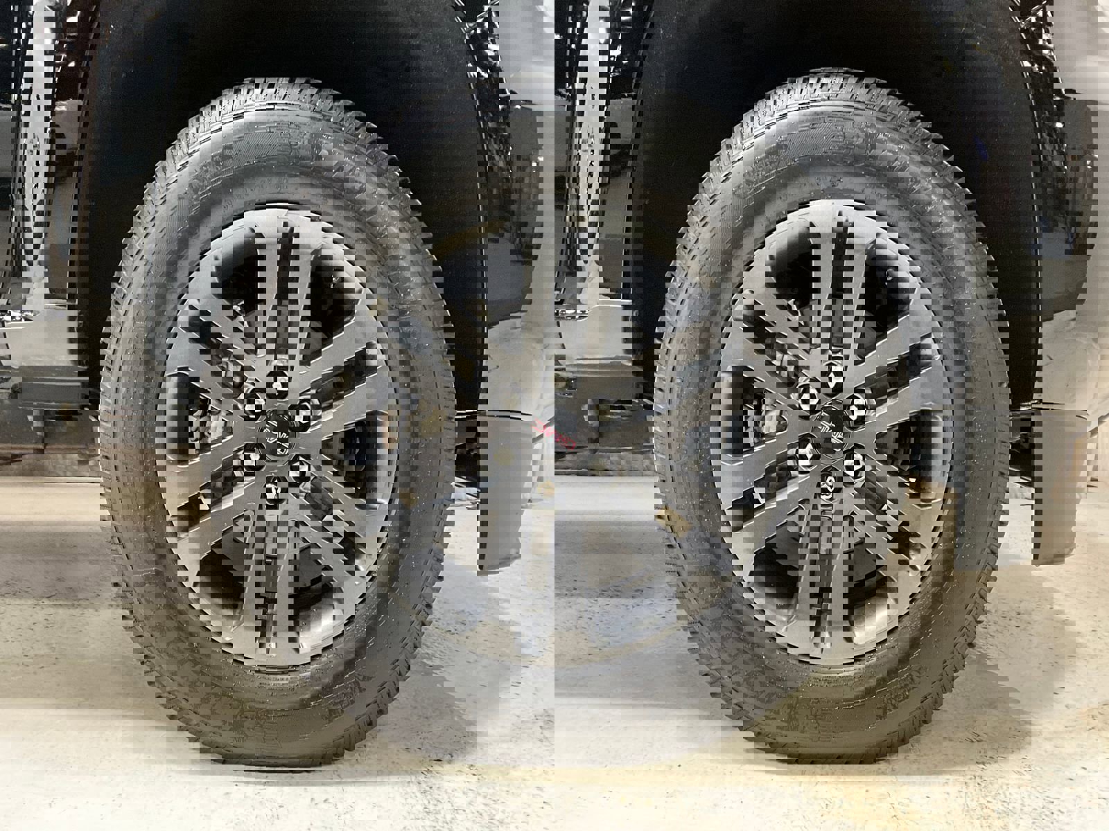 Used 2017 GMC Canyon SLE w/ Nightfall Edition image 10