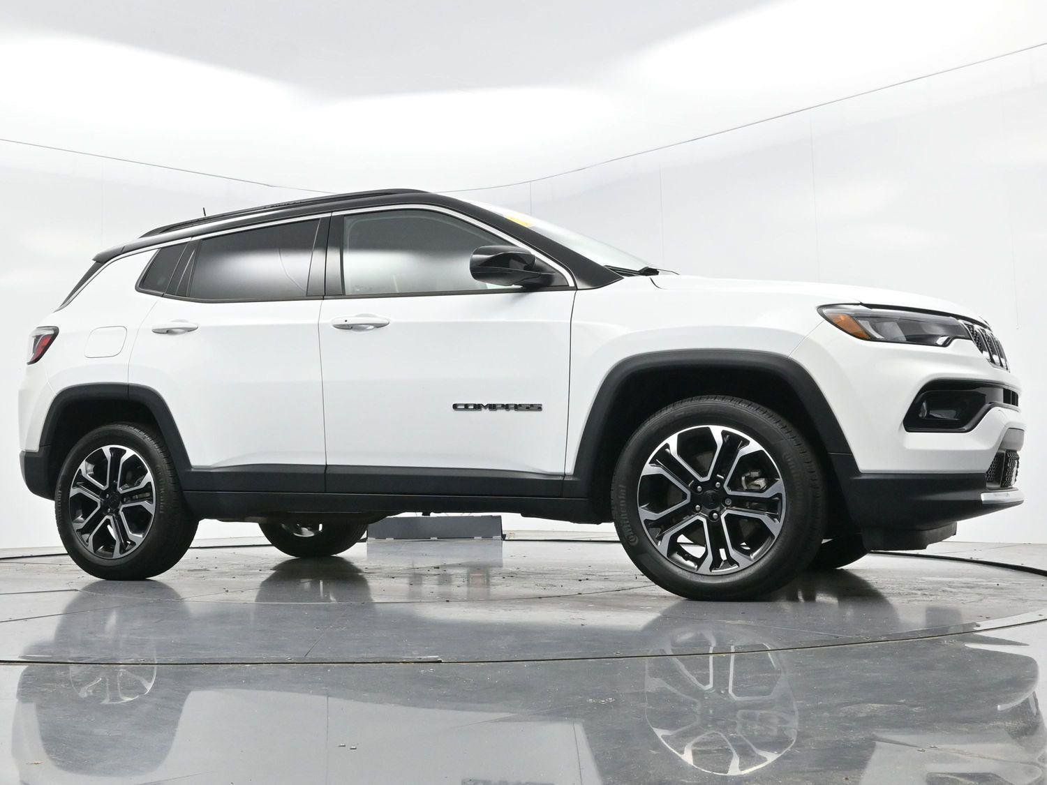 Used 2023 Jeep Compass Limited AWD/4WD image 43