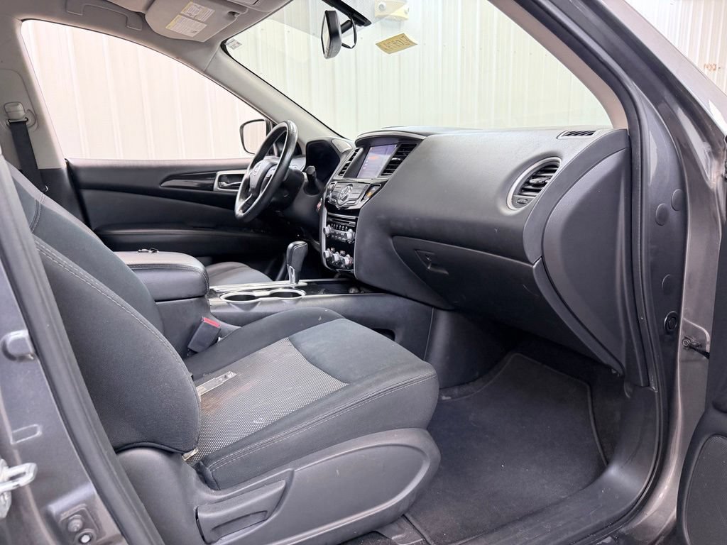 Used 2019 Nissan Pathfinder SV FWD image 32