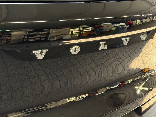 Used 2020 Volvo XC40 T4 Momentum FWD image 9
