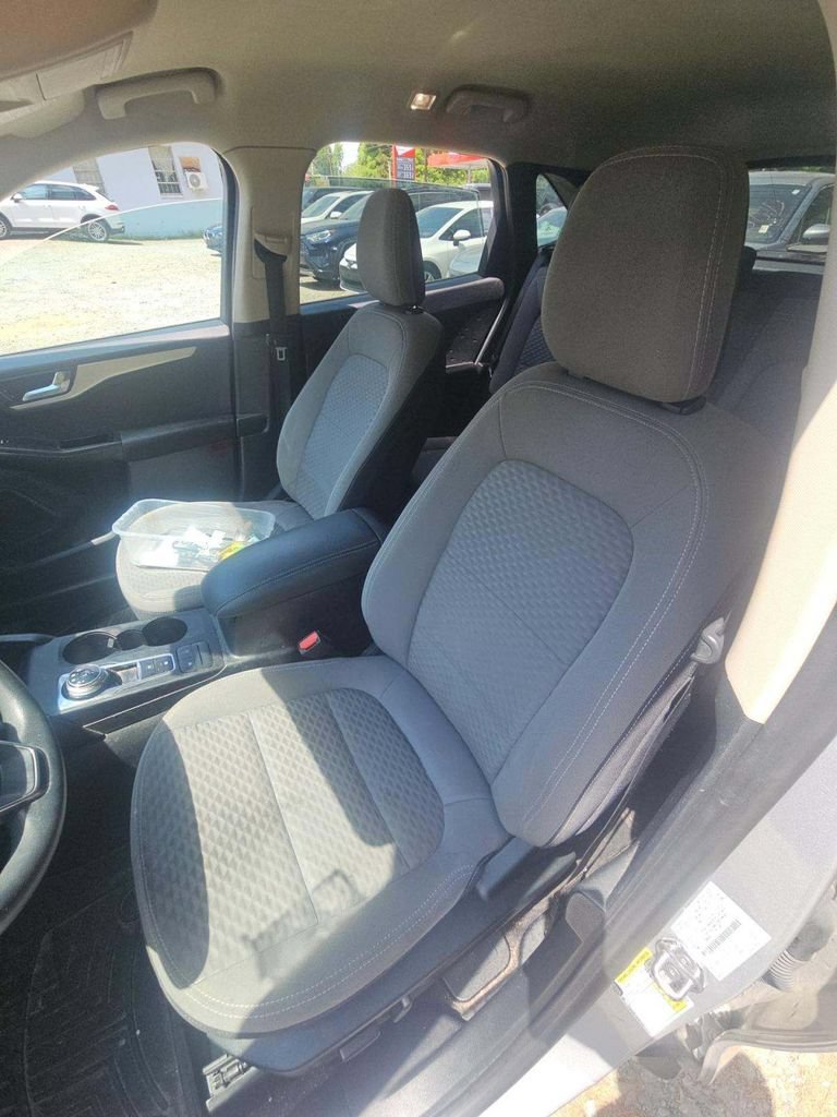 Used 2020 Ford Escape SE FWD image 5