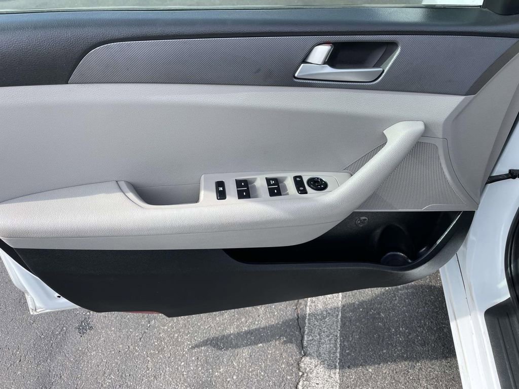Used 2016 Hyundai Sonata SE image 25