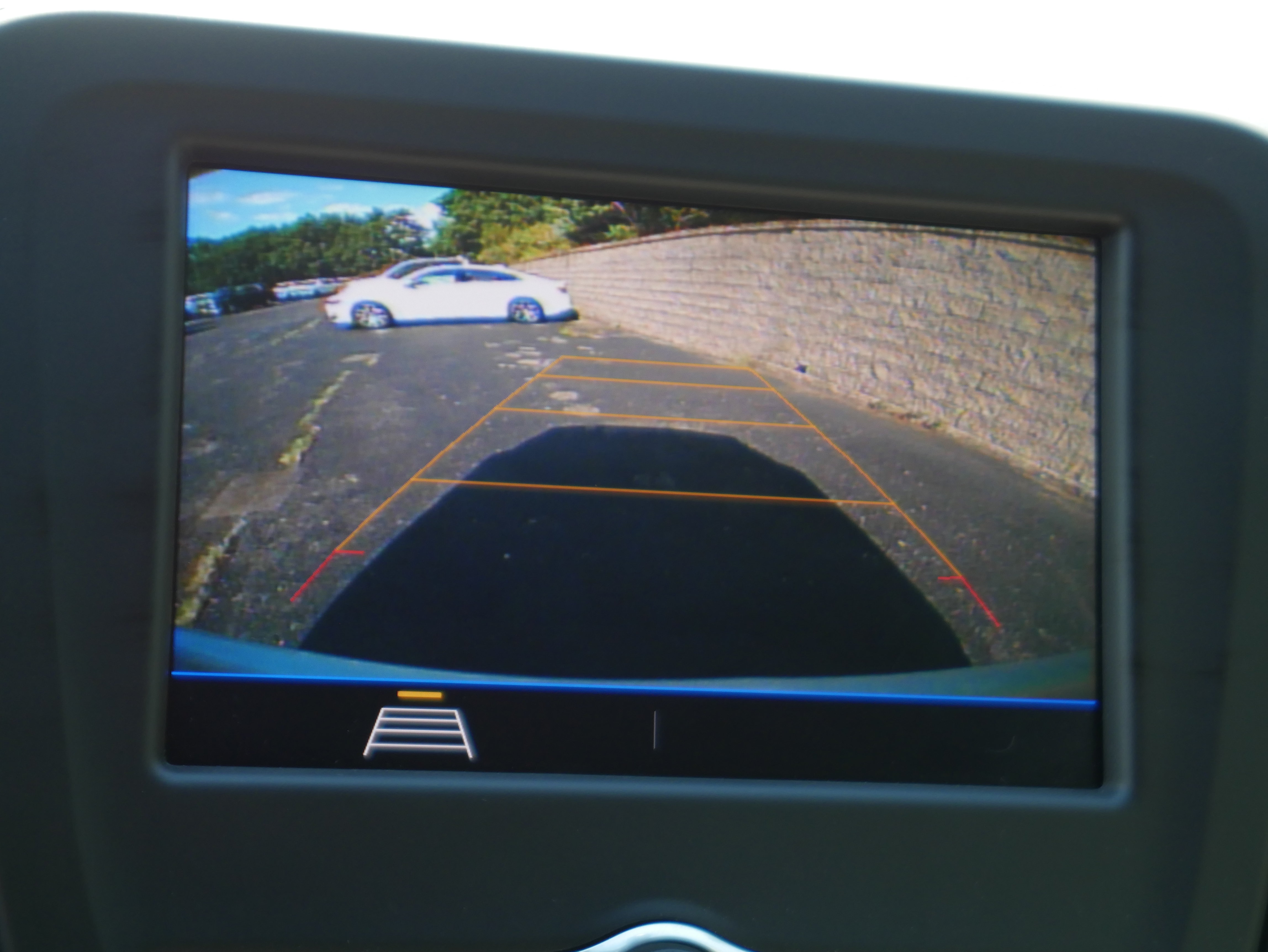Used 2021 Chevrolet Equinox LS w/ LS Convenience Package AWD/4WD image 18