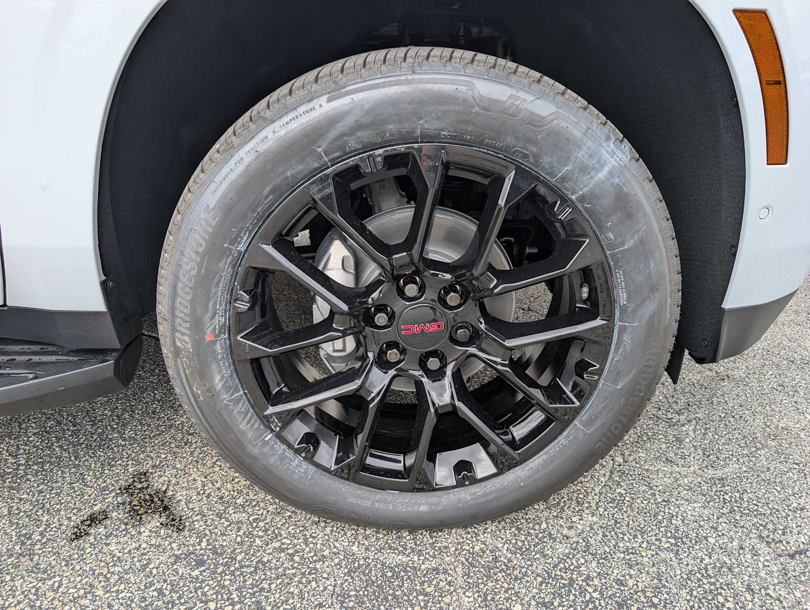 New 2026 GMC Yukon Denali AWD/4WD image 3
