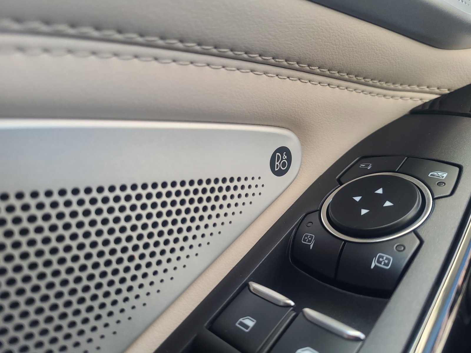 Certified 2023 Ford Explorer Platinum w/ Technology Package image 27