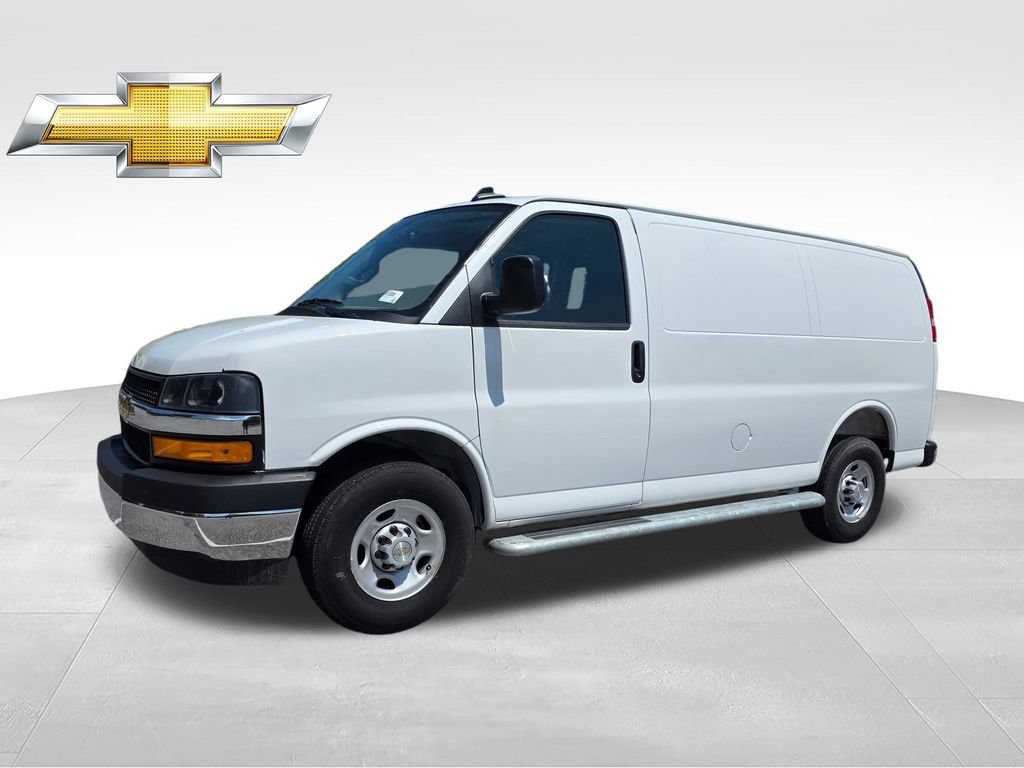 Used 2025 Chevrolet Express 2500 w/ Driver Convenience Package RWD image 2