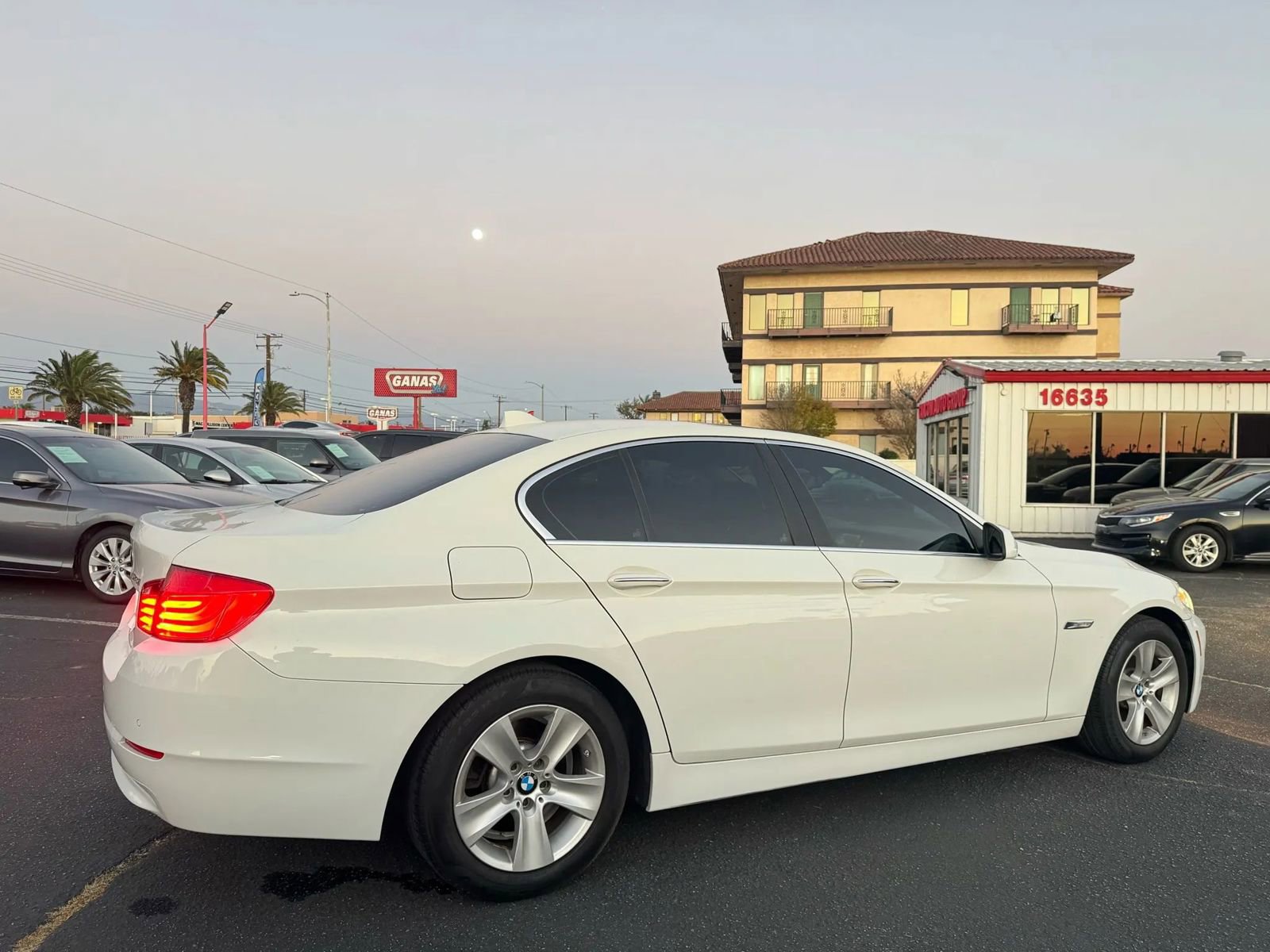Used 2013 BMW 528i Sedan image 9