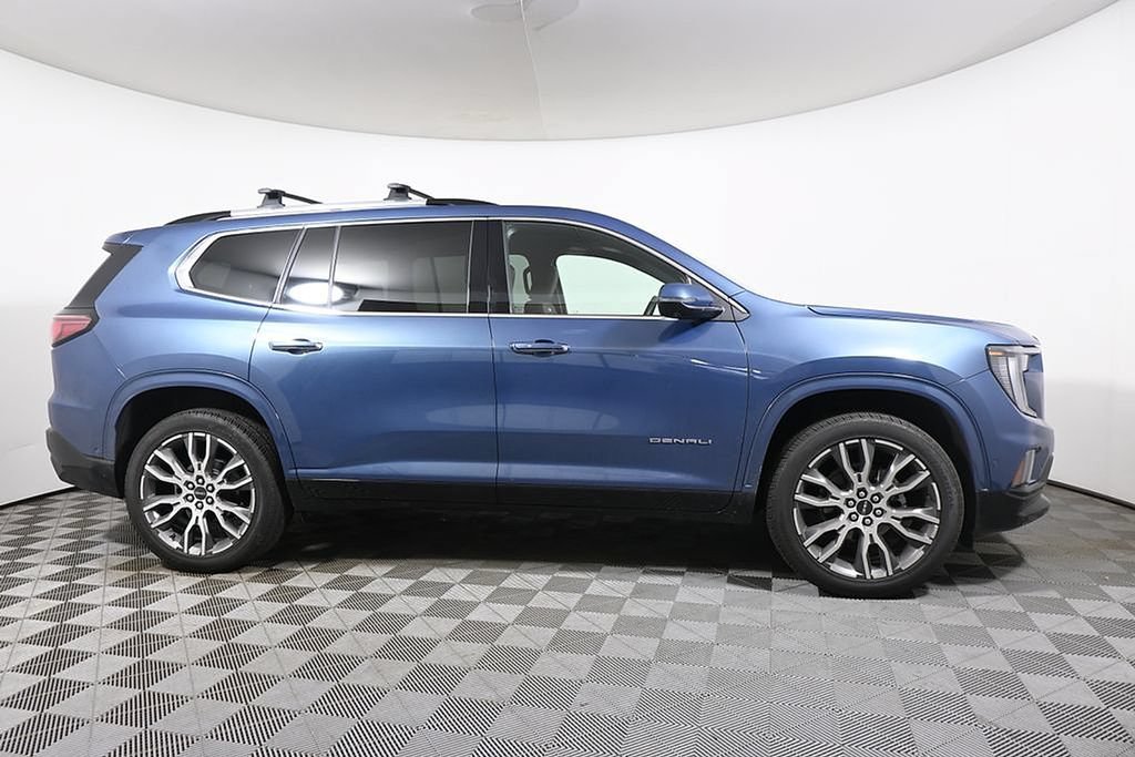 Used 2026 GMC Acadia Denali Ultimate w/ LPO, Floor Liner Package AWD/4WD image 8
