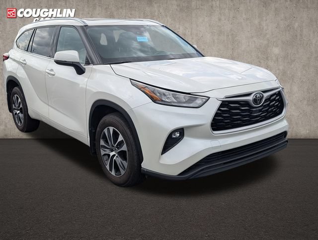 Used 2020 Toyota Highlander XLE AWD/4WD image 1