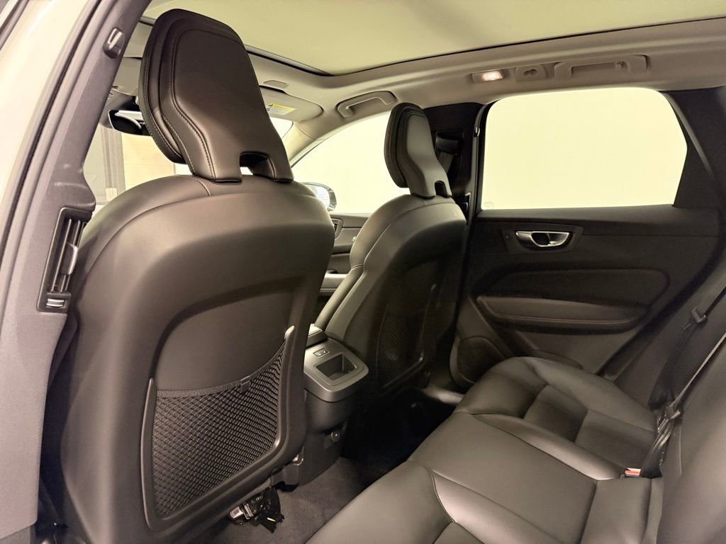 Used 2025 Volvo XC60 B5 Core w/ Climate Package image 20
