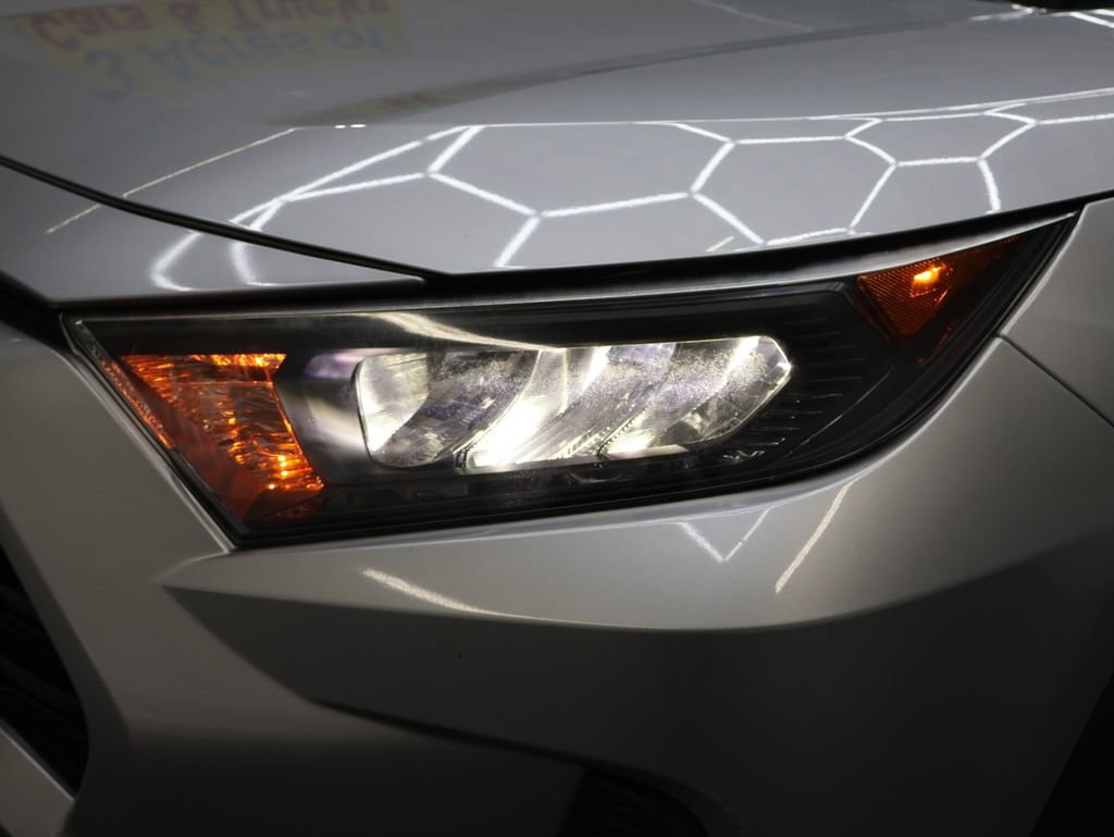Used 2019 Toyota RAV4 LE w/ All Weather Liner Package AWD/4WD image 27