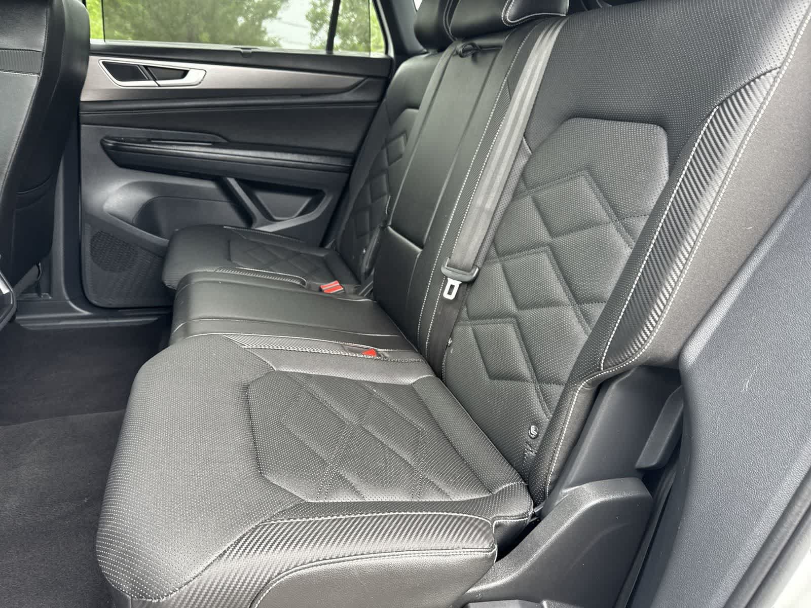 Certified 2024 Volkswagen Atlas Cross Sport SE FWD image 26