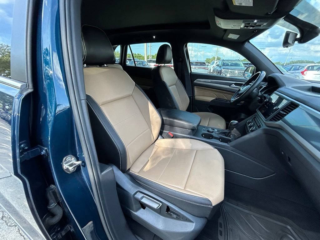 Certified 2021 Volkswagen Atlas Cross Sport SE AWD/4WD image 35