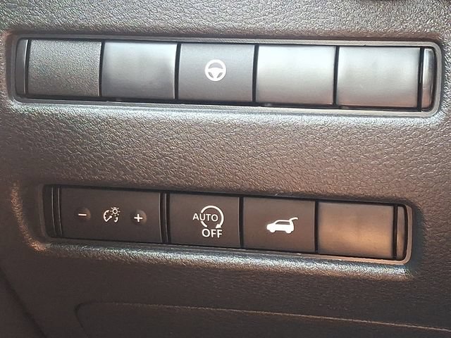 Used 2025 Nissan Rogue SV AWD/4WD image 25