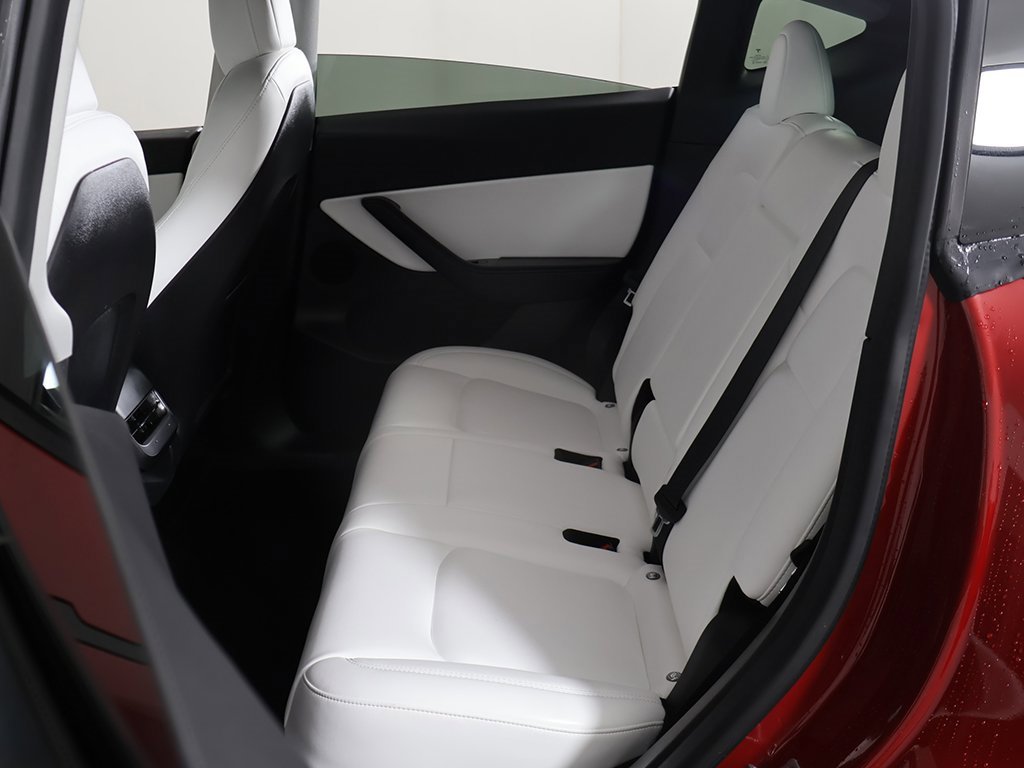 Used 2022 Tesla Model Y Long Range image 28