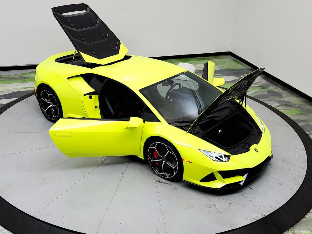 Used 2020 Lamborghini Huracan EVO image 32