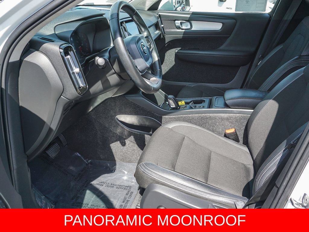 Used 2020 Volvo XC40 T5 Momentum AWD/4WD image 17