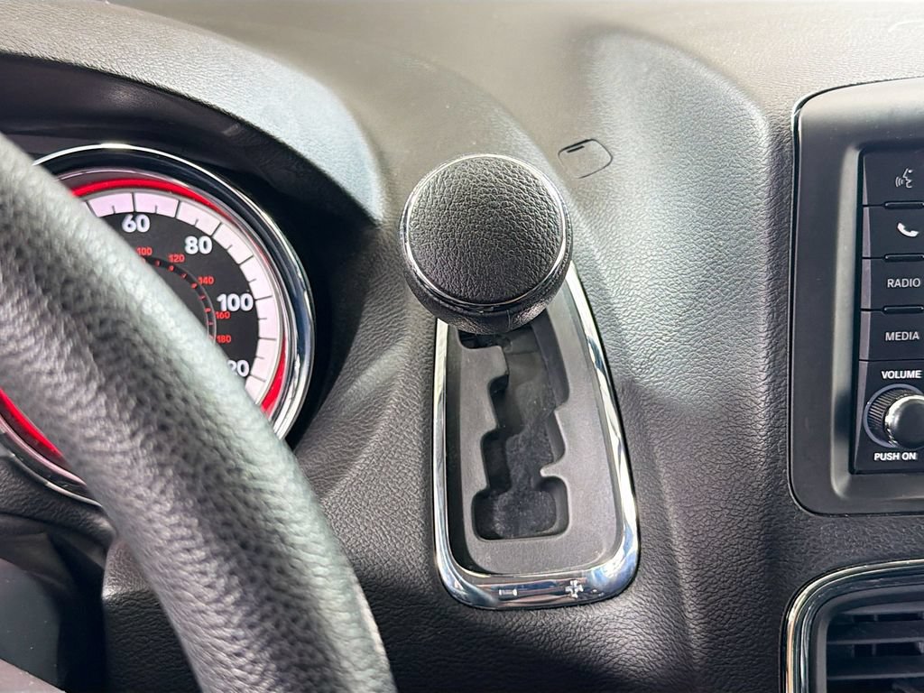 Used 2019 Dodge Grand Caravan SE w/ UConnect Hands-Free Group FWD image 17